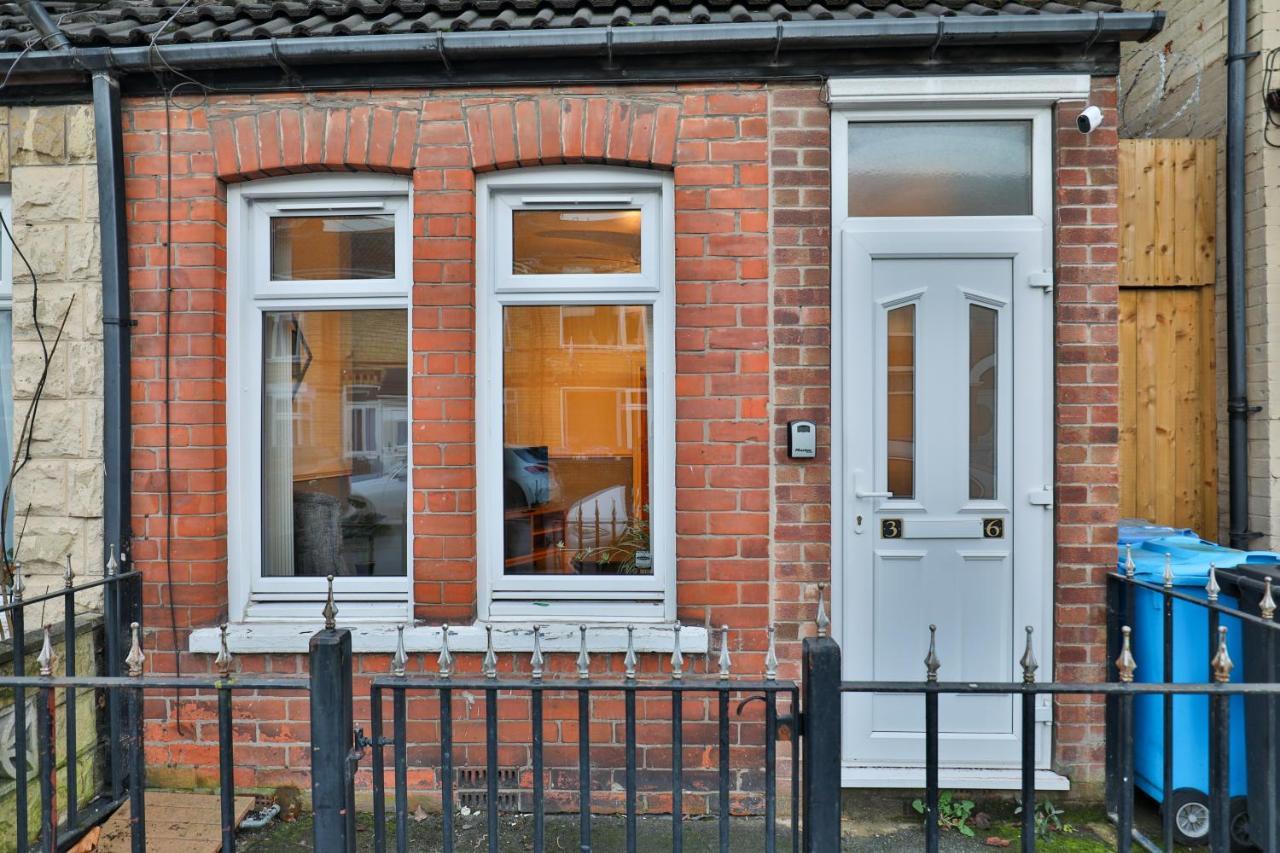 Devon St - Cozy Home, Free Easy Parking! Kingston upon Hull Exterior photo